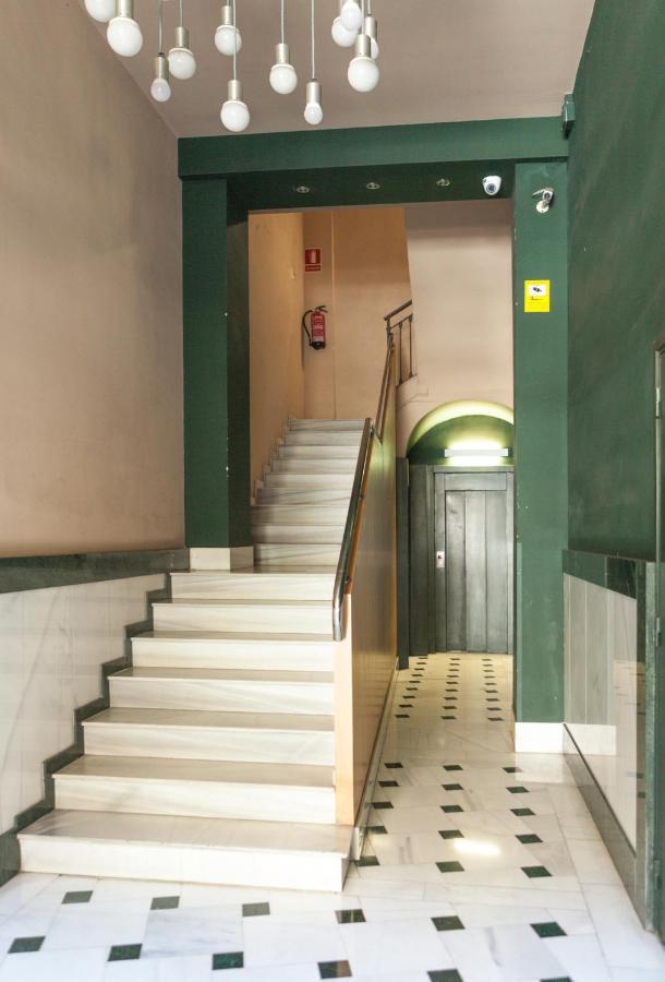 Plaza Catalunya City Center Apartments Барселона Екстер'єр фото