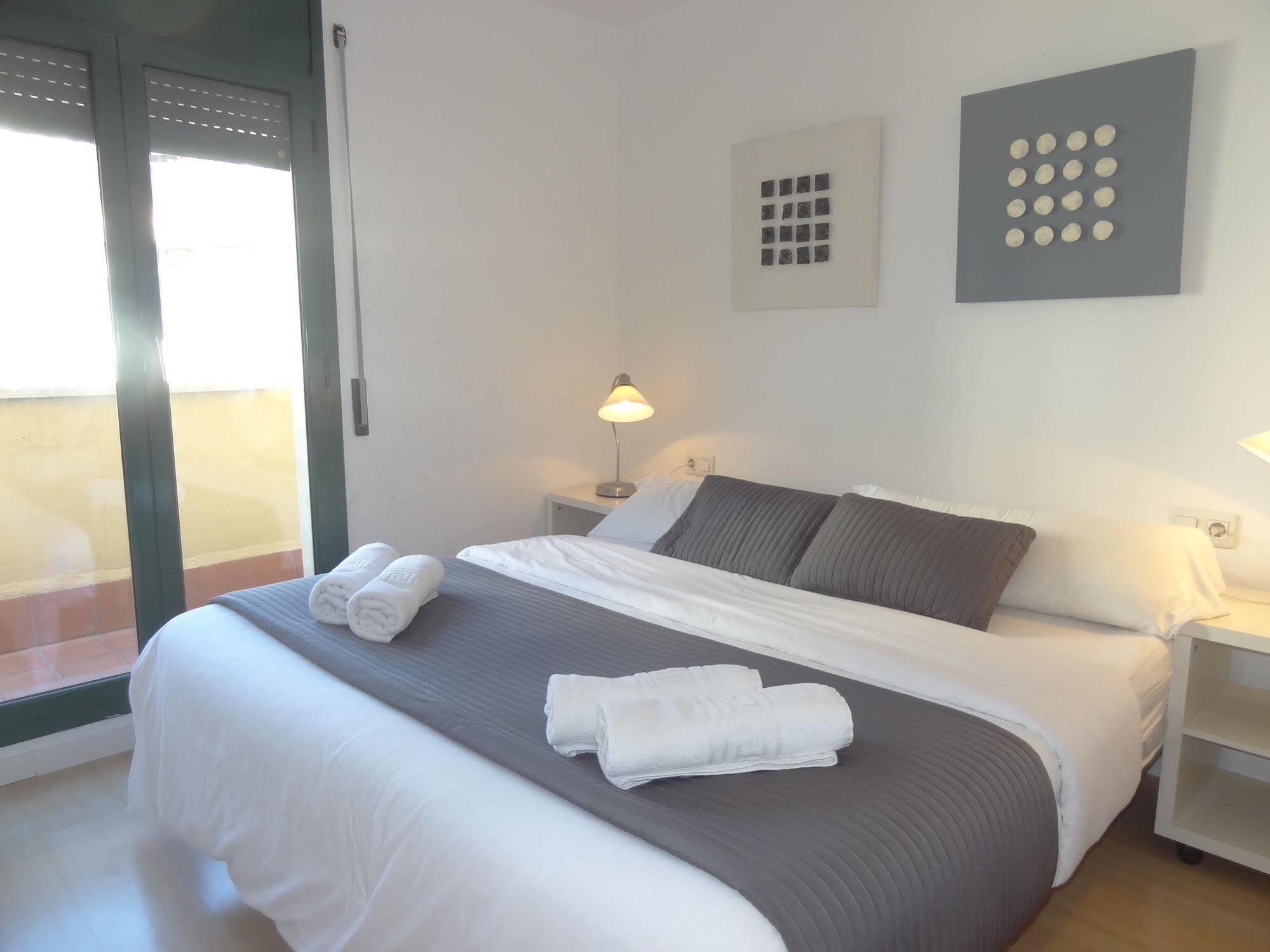 Plaza Catalunya City Center Apartments Барселона Екстер'єр фото