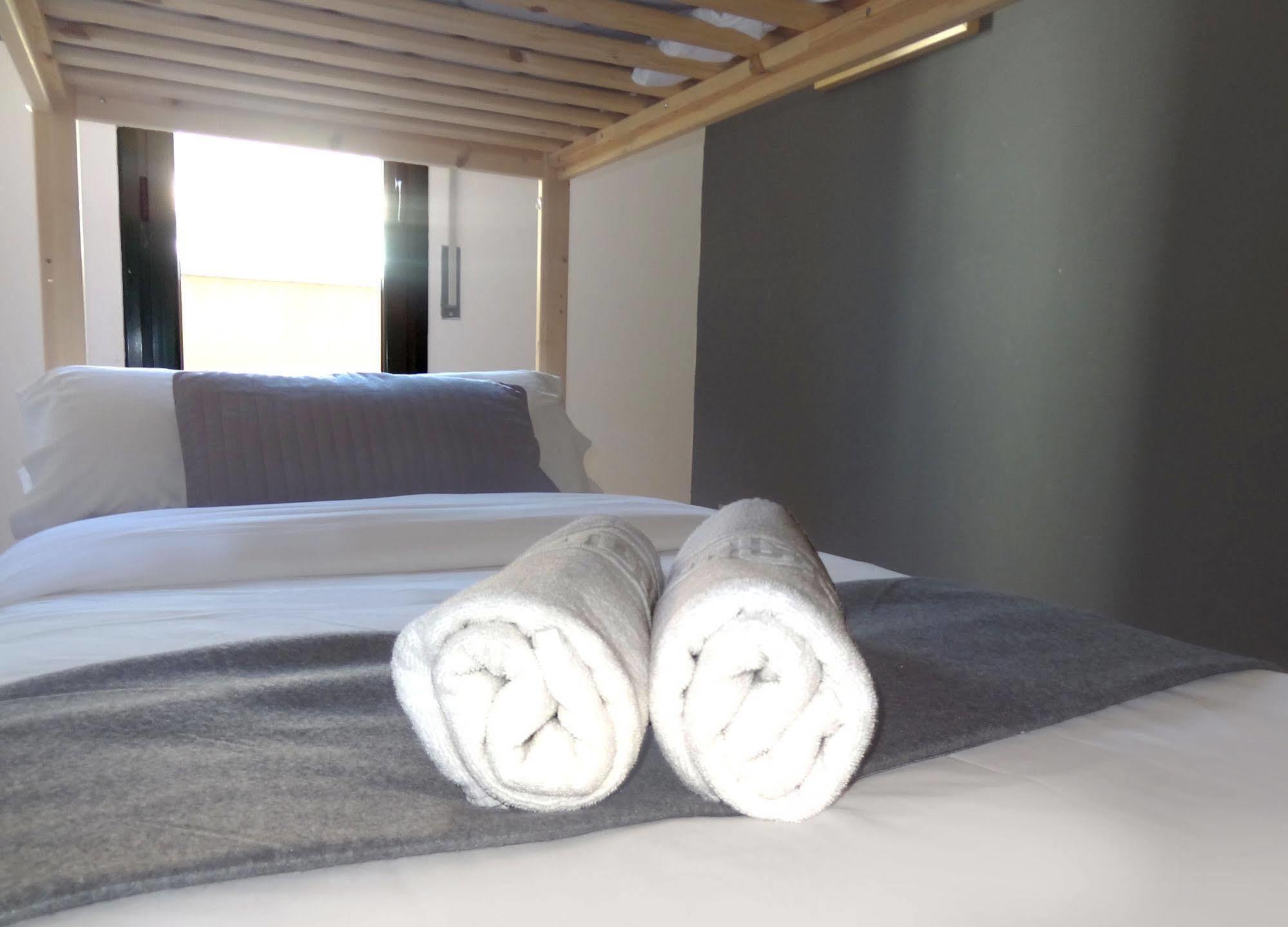 Plaza Catalunya City Center Apartments Барселона Екстер'єр фото